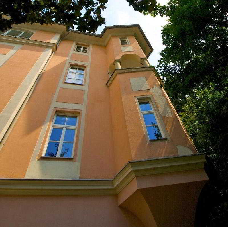 Das Gutenbrunn Thermen & Sporthotel 巴登 外观 照片